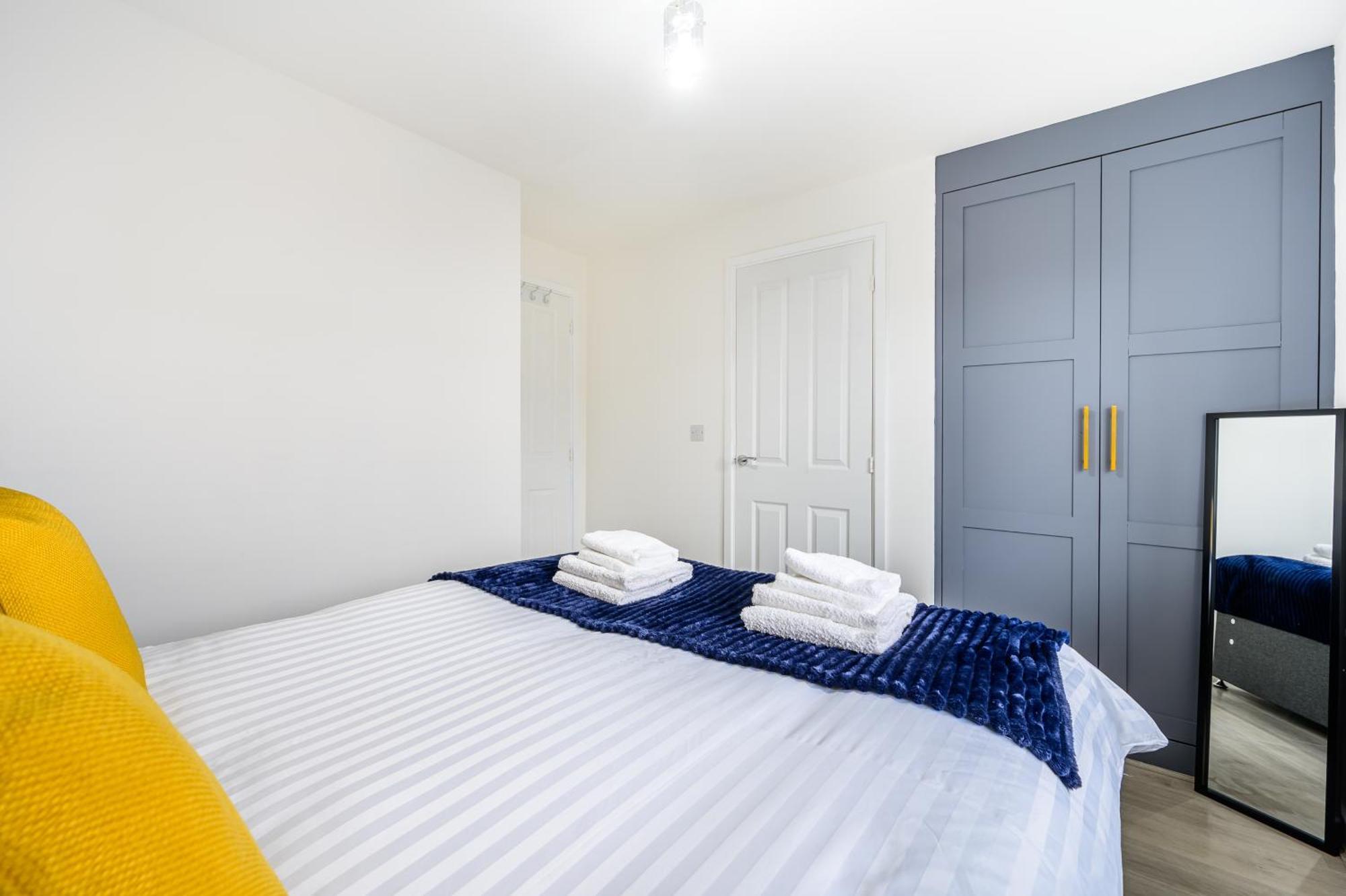 Sleeps 5, Centre Close, Manchester, Free Fast Wi-fi, Free Parking, 55-inch Tv, Self-check In - Contractors! * Manchester